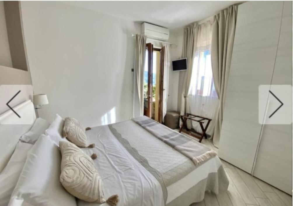 Residenza Le Camelie Appartement Oggebio Buitenkant foto
