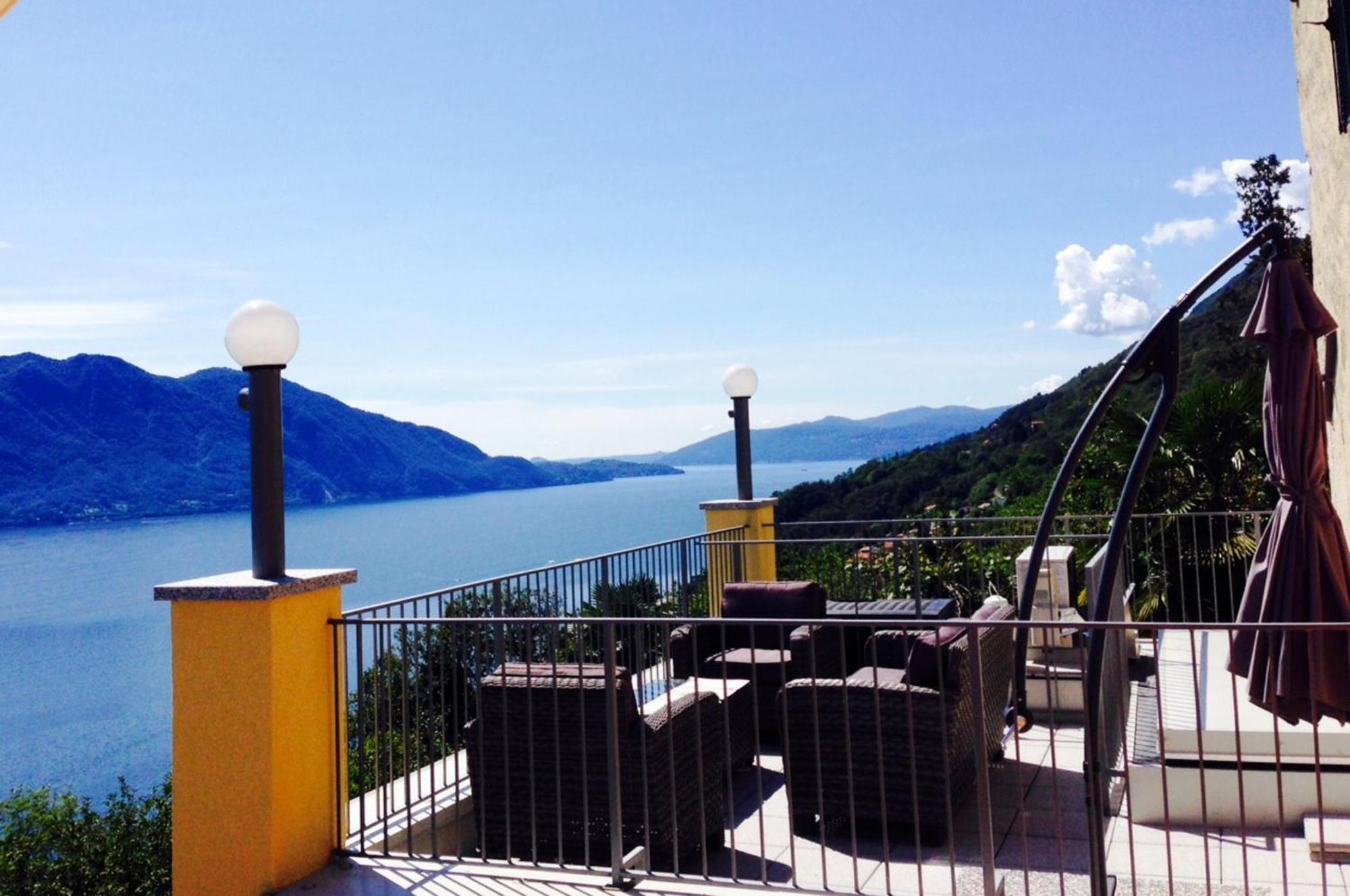 Residenza Le Camelie Appartement Oggebio Buitenkant foto