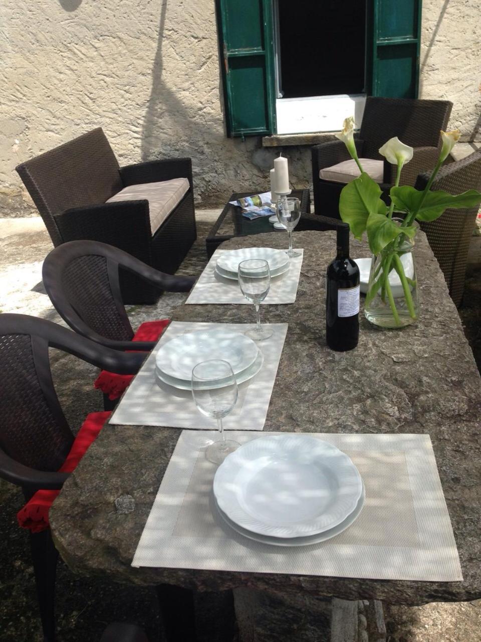 Residenza Le Camelie Appartement Oggebio Buitenkant foto